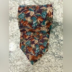 Christian Dior Tie All Silk Fabric Woven in Italy Made in the USA. Autumn color.